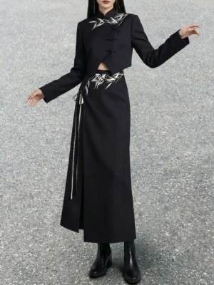 Black New Chinese Style bamboo leaf Modern Hanfu two-piece suit three-quarter side view outdoors