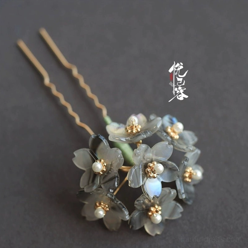 Single dark gray and black hydrangea Chinese Hanfu hair pin with translucent petals pearl accents golden details and opal-style pendant