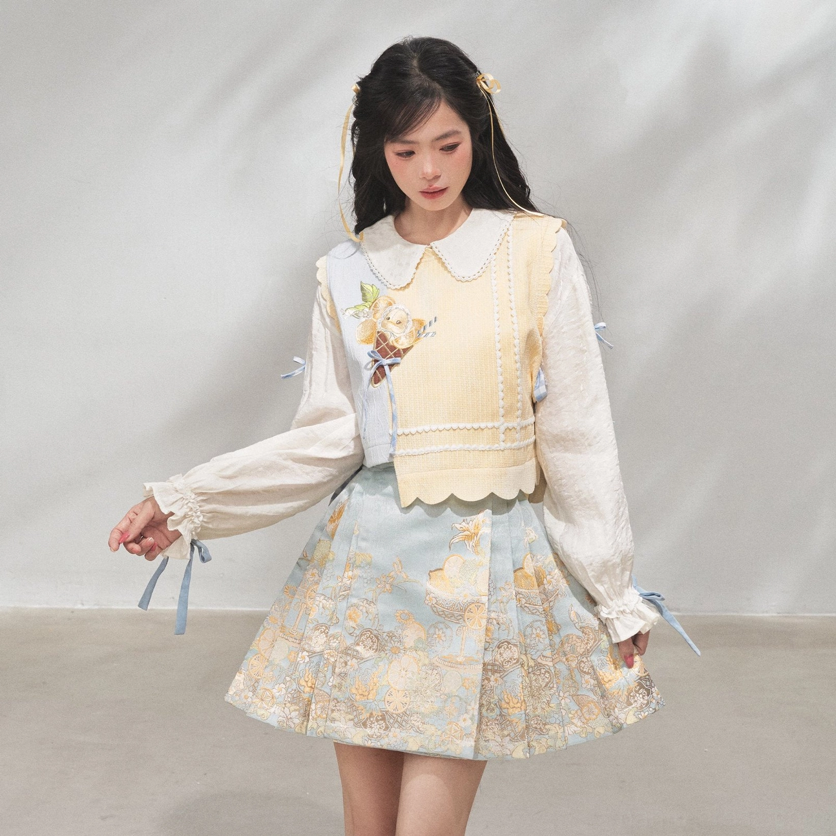 Complete pastel dessert modern Hanfu set with bijia vest white blouse and short light blue mamian skirt