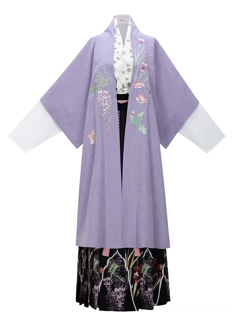 Complete Song Dynasty Hanfu set arranged flat lay with lavender beizi white cross-collar shirt and black floral mamian style pleated skirt
