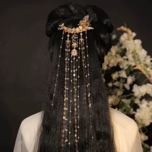 Dazzle gold butterfly pearl tassel Chinese bridal hairpin worn at the back of an elegant Hanfu hairstyle