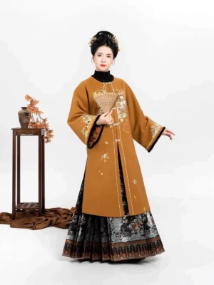 Ming Dynasty inspired Fulu deer Hanfu round neck jacket and mamianqun side view with folding fan