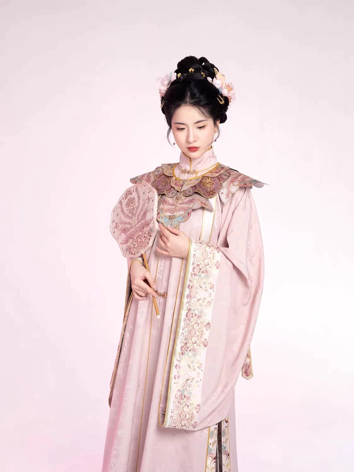 Close view of peony and feather embroidery on Golden Peony Feathers Ming Dynasty hanfu cloud collar and cuffs