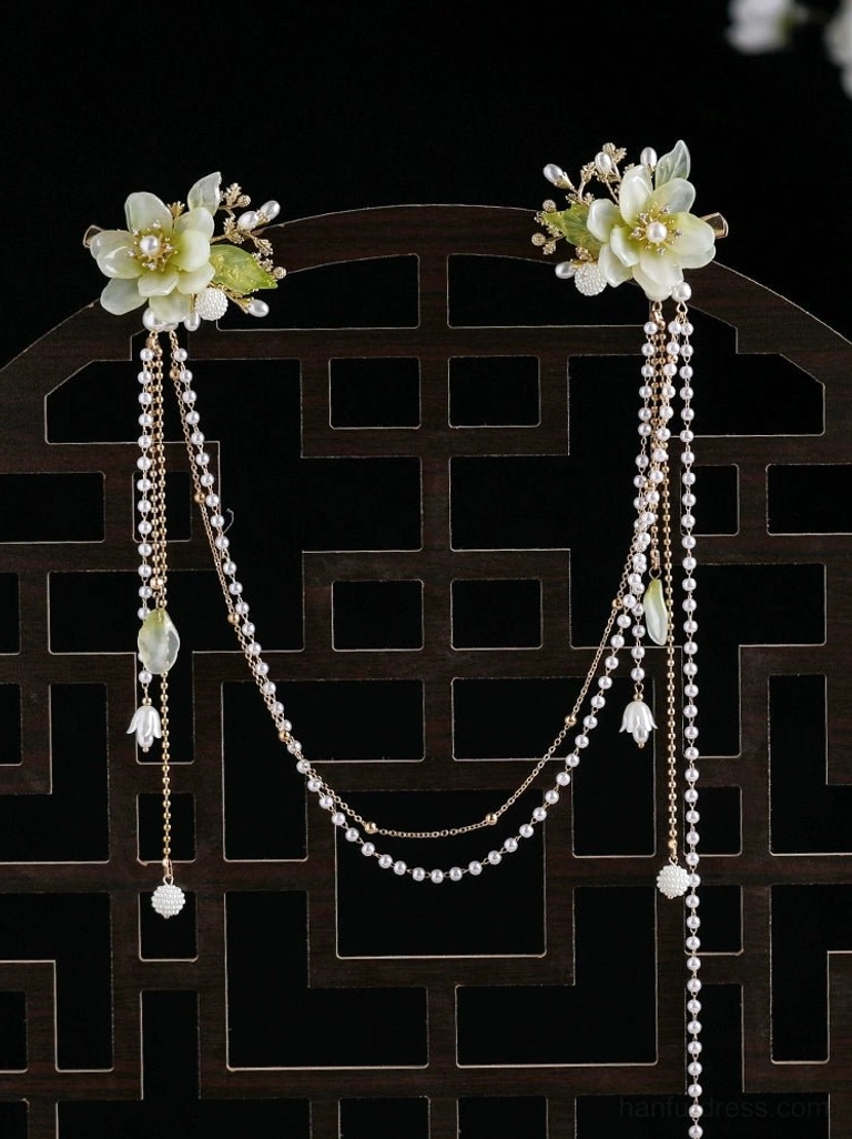 Light green gardenia flower tassel hair pin for Hanfu with pearl chain and delicate green white pendant drops