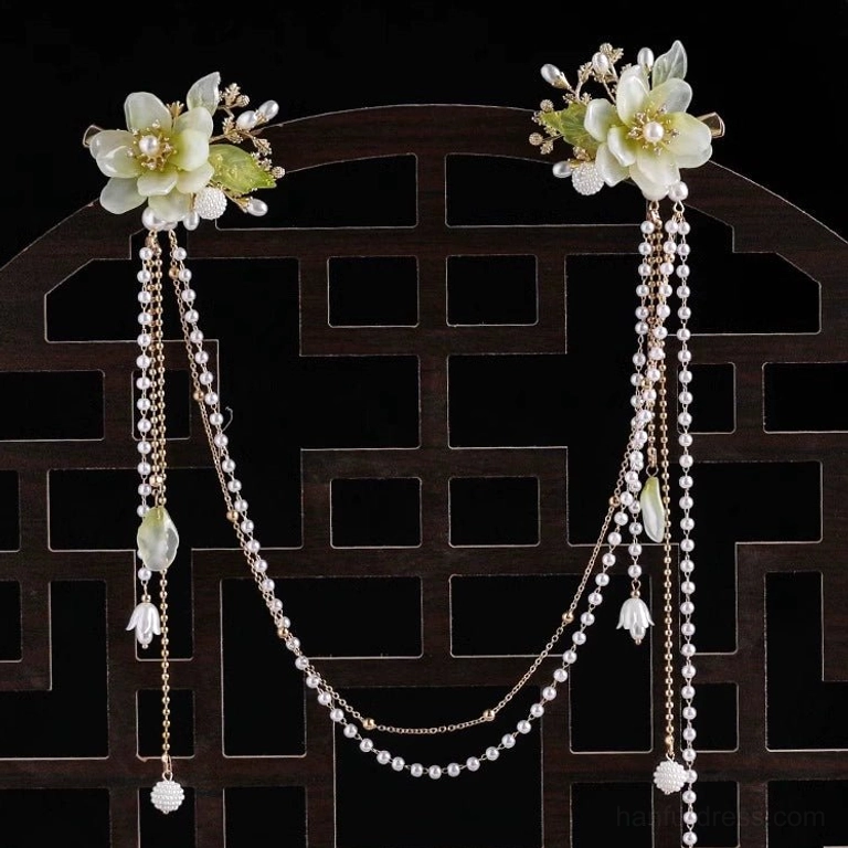 Green and white gardenia floral Hanfu hairpin with asymmetrical pearl tassels and elegant pendant drops