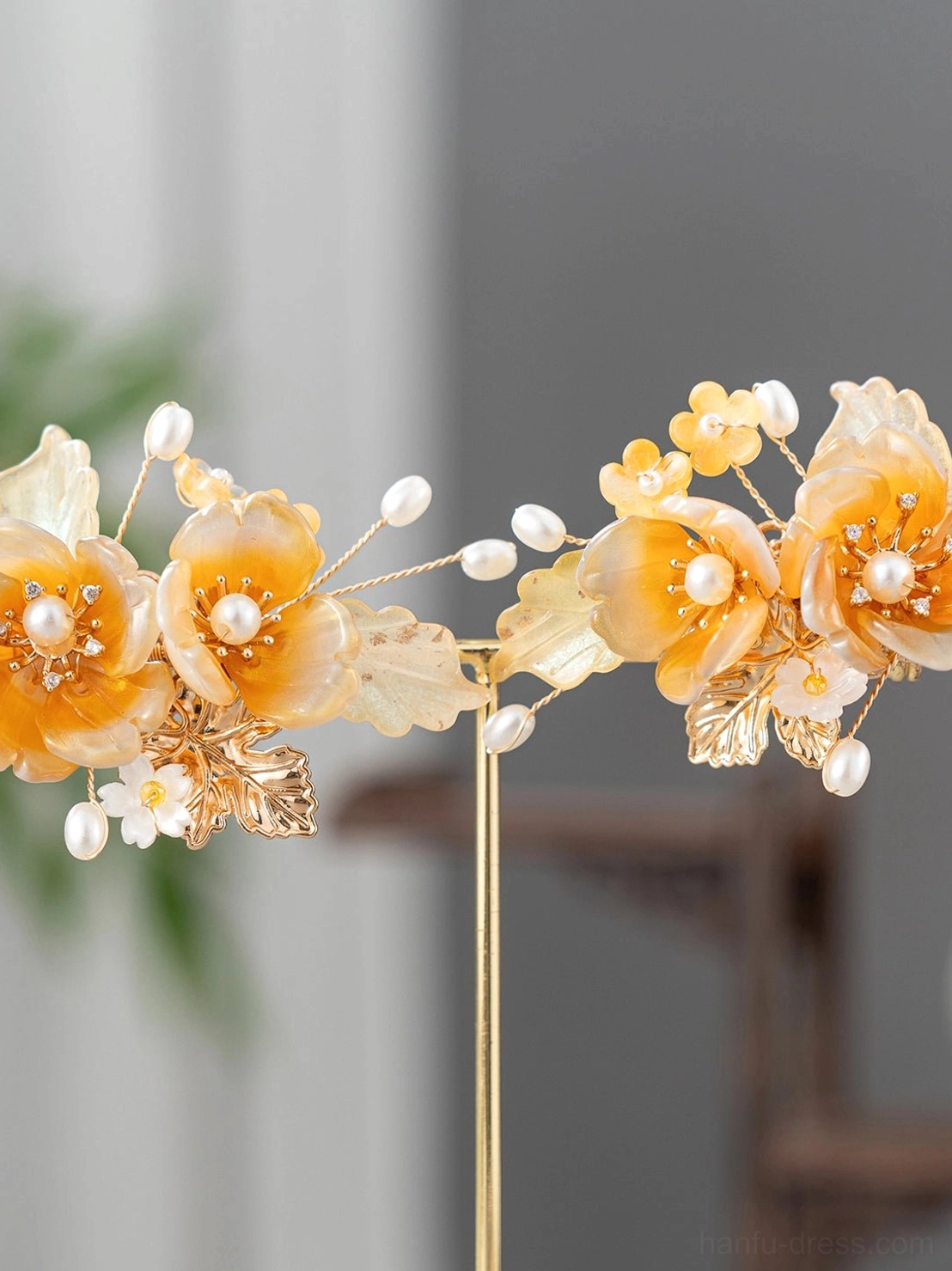 Horizontal Hanfu hair comb ornament featuring warm yellow amber flowers, faux pearls, and delicate gold-tone metal accents for an elegant updo