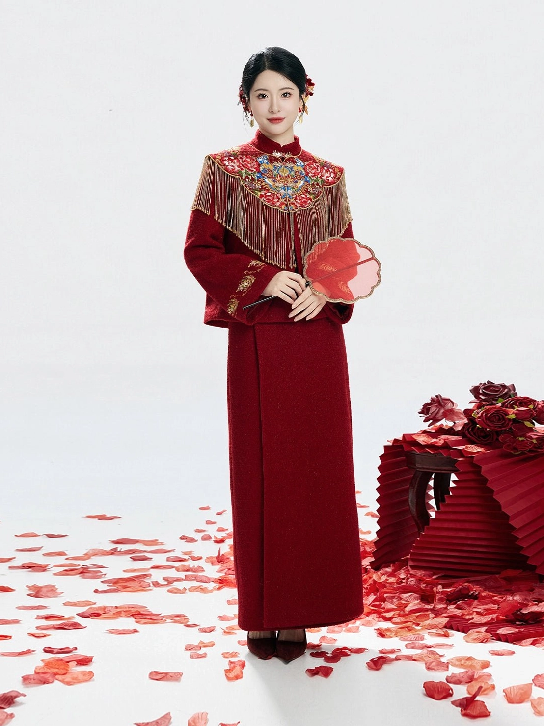 Chinese wedding hanfu bride wearing wine red jacket skirt and colorful embroidered cloud collar with red silk fan