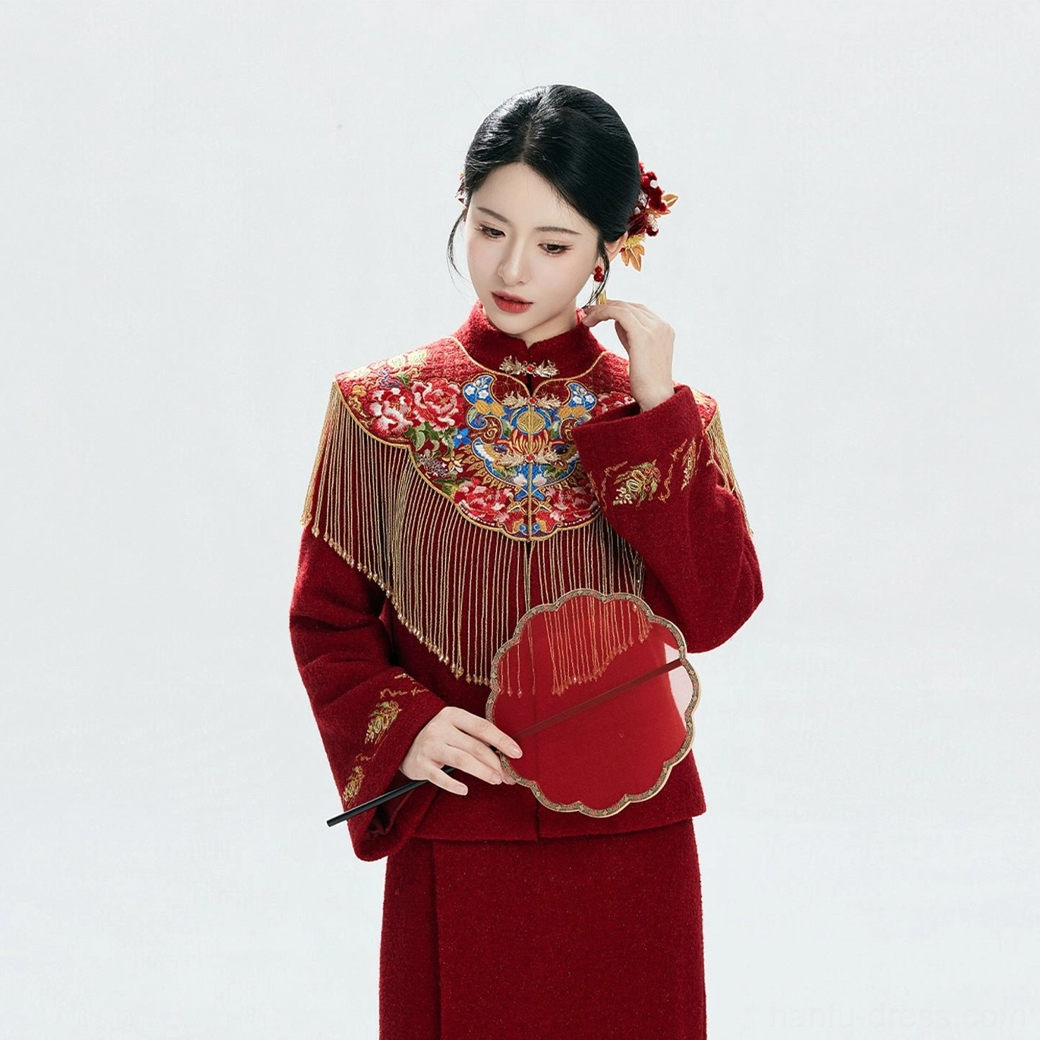 Detailed embroidered cloud collar accessory for wine red Chinese bridal tea ceremony hanfu with long golden tassels
