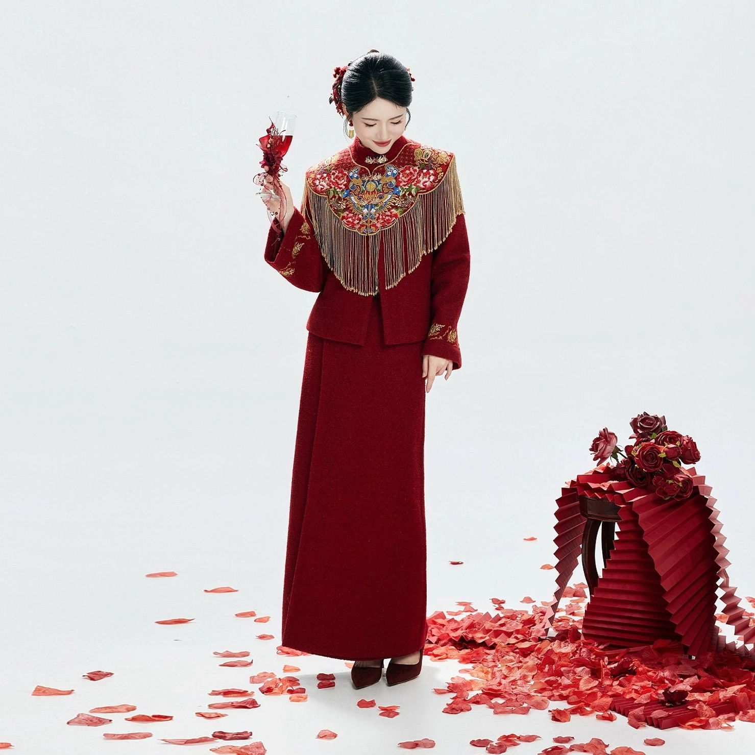 Full length Jin Yu Liang Yuan wine red modern hanfu bridal tea ceremony set with embroidered cloud collar