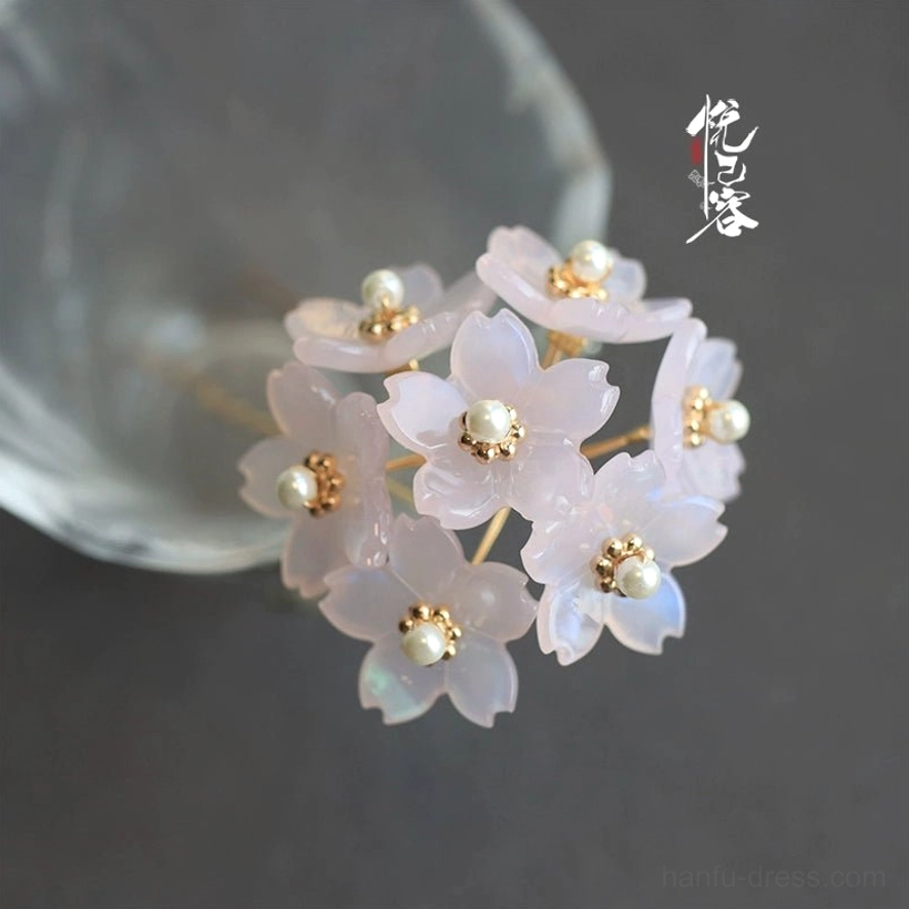 Single light blue hydrangea Chinese Hanfu hair pin with translucent gradient resin petals pearl accents and golden flower details