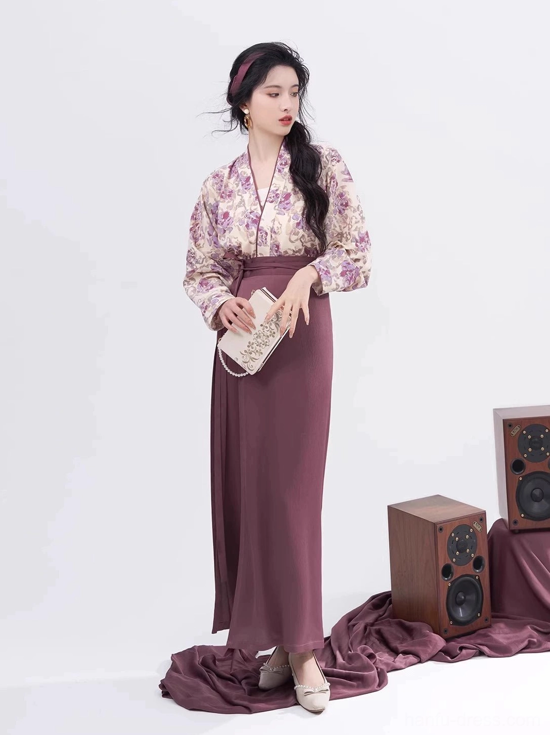 Light purple Song Dynasty Hanfu outfit with floral cross-collar winged-sleeve top matching hairband and flowing mauve skirt