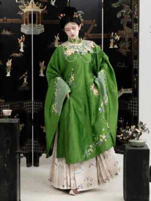 Ming Dynasty Hanfu robe and mamian skirt outfit in emerald green with floral embroidery and cloud collar front view