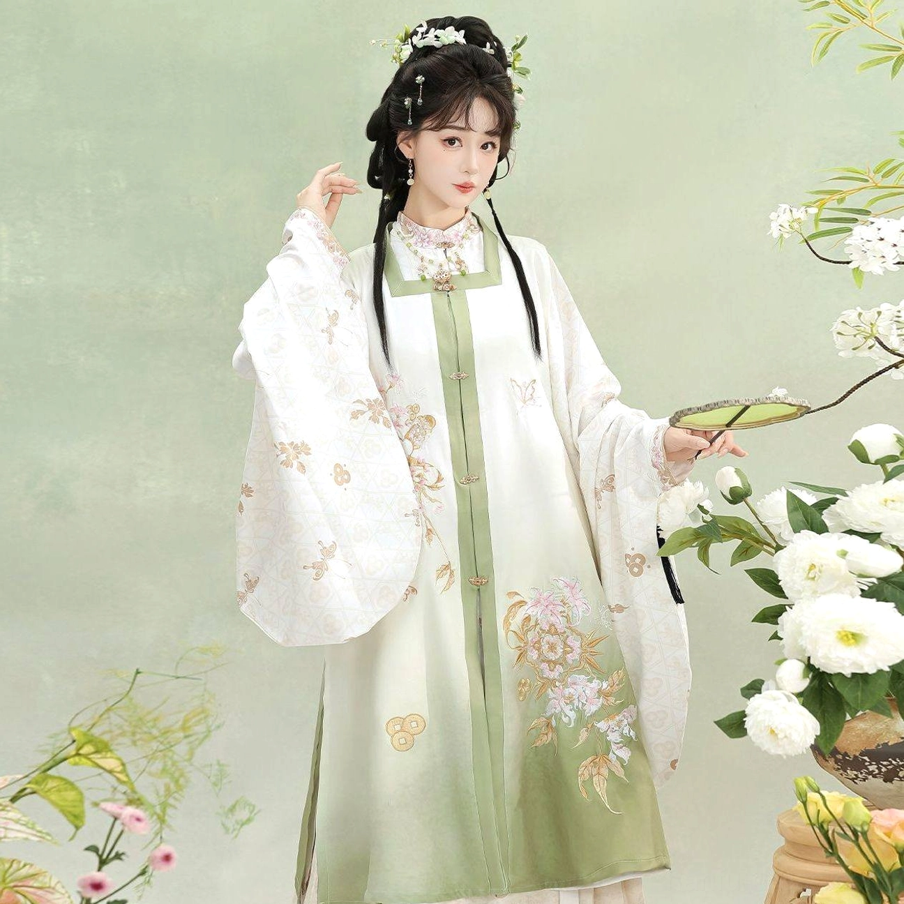 Ming Dynasty Hanfu light green gradient square collar vest with green trim wide sleeves and printed skirt