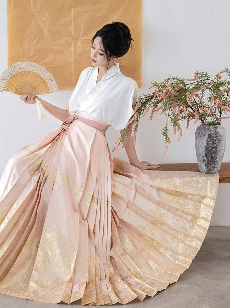 Pink and champagne gold gradient mamianqun paired with white Ming Dynasty Hanfu flare sleeve top
