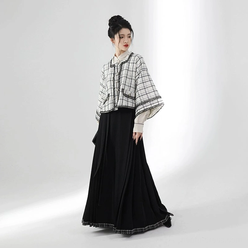 White modern Ming Dynasty Hanfu mamianqun full set with plaid cropped jacket and black pleated skirt