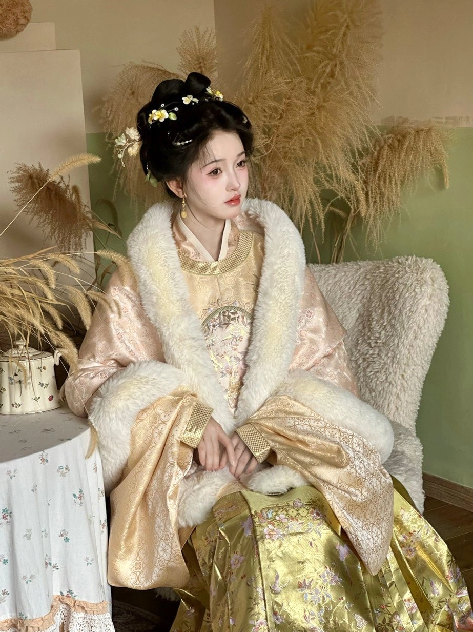 Ming style champagne Hanfu ensemble with oversized white plush trimmed shawl and brocade mamian skirt