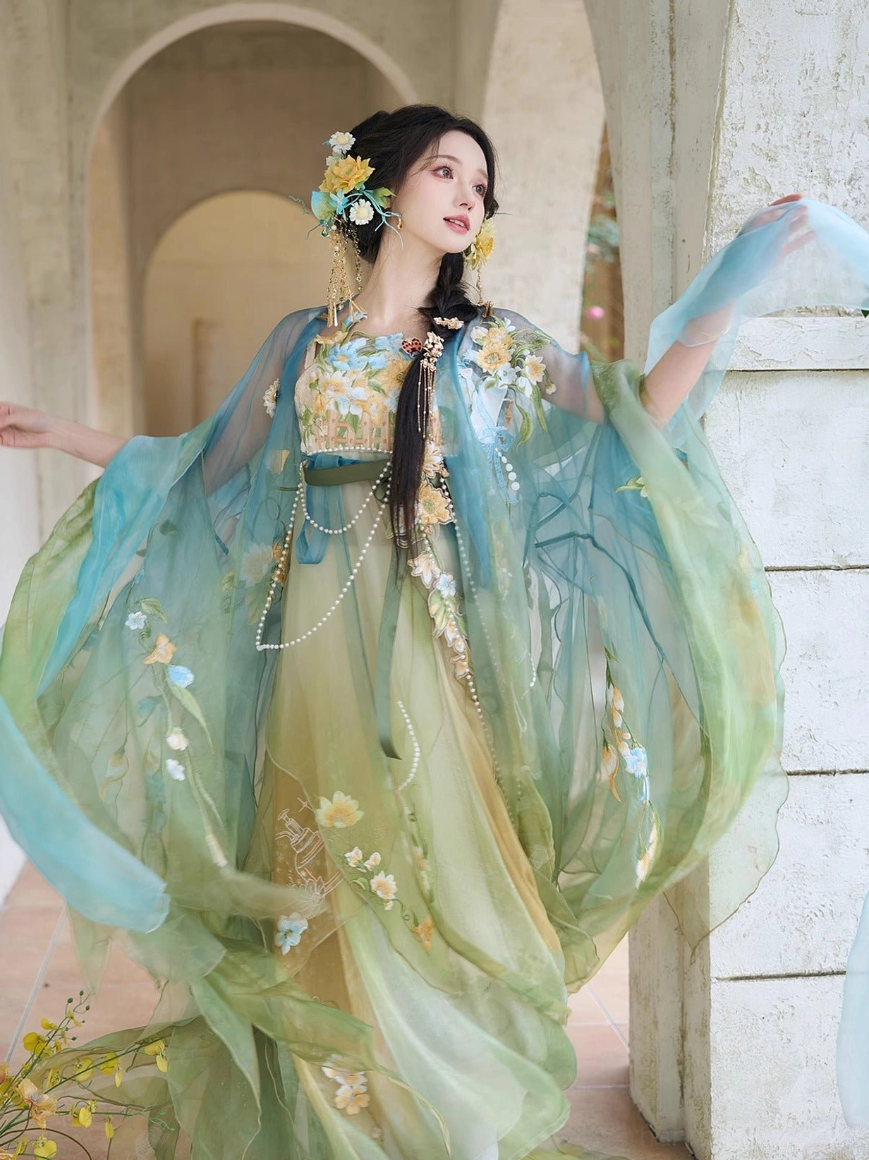 Complete Mint Garden spring summer Tang Dynasty Hanfu Heziqun set with embroidered floral dress, blue organza-style wide sleeves, gradient skirt, and pearl waist chain