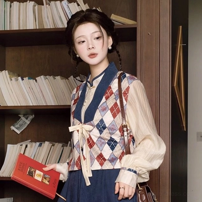 Side detail of modern Chinese style Hanfu outfit showing the adjustable bow tie vest, lantern sleeve cuff, and leather crossbody bag