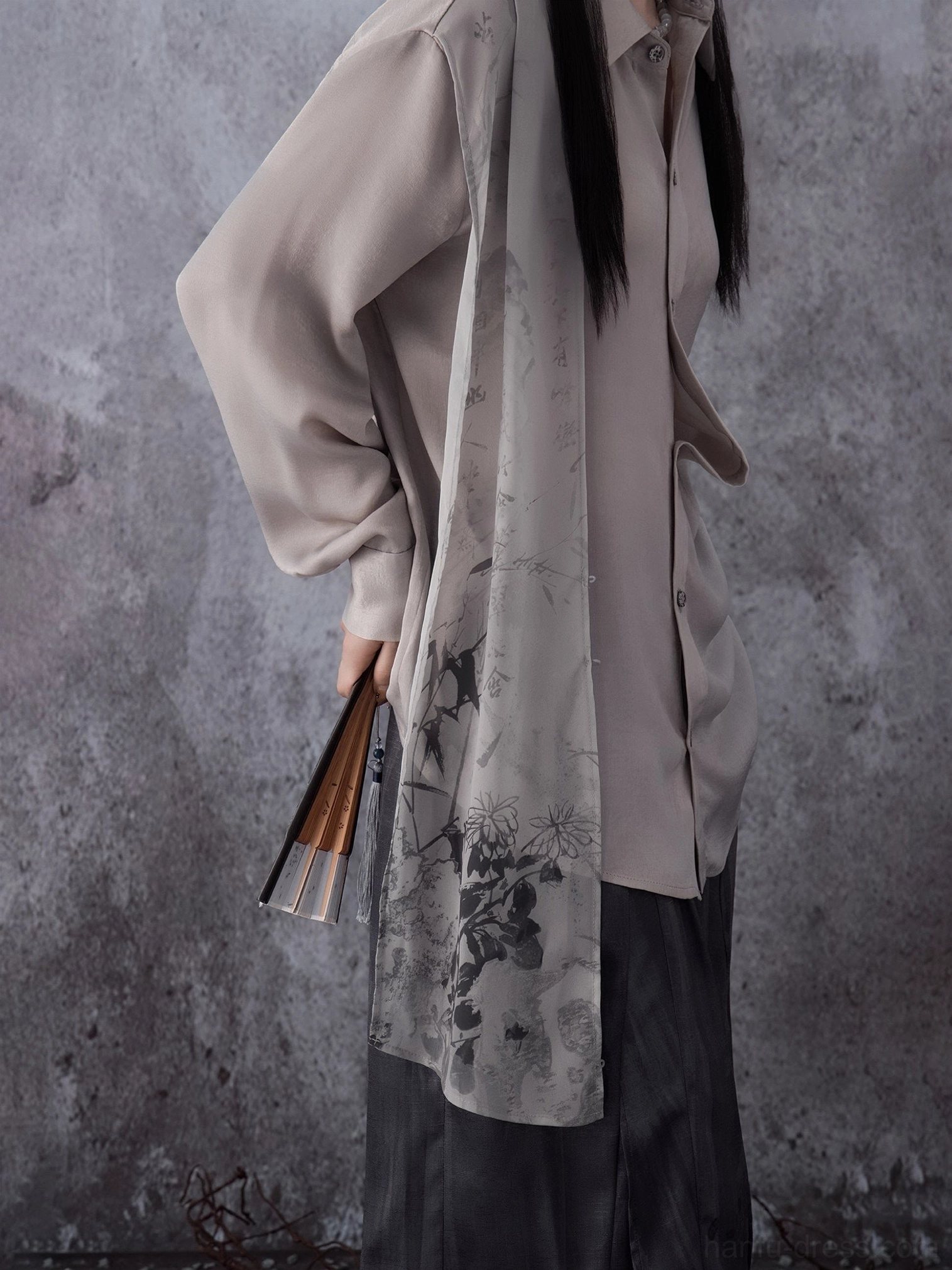 Side back view of modern Hanfu gray drape shirt with flowing ink botanical print panel and lantern sleeves