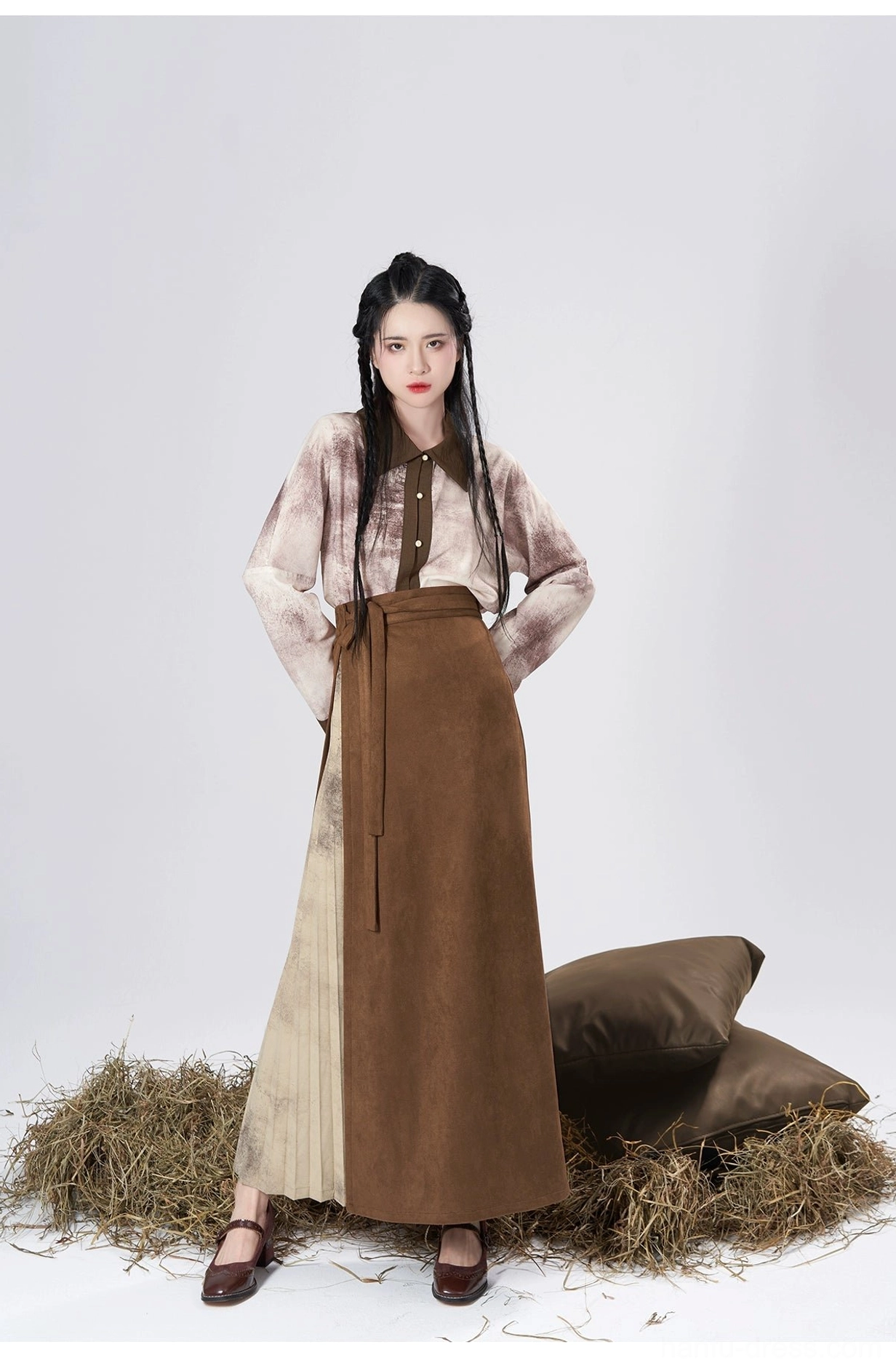 Front view of the modern Hanfu inner top and wrap skirt featuring a subtle gradient top and contrasting brown beige pleated skirt