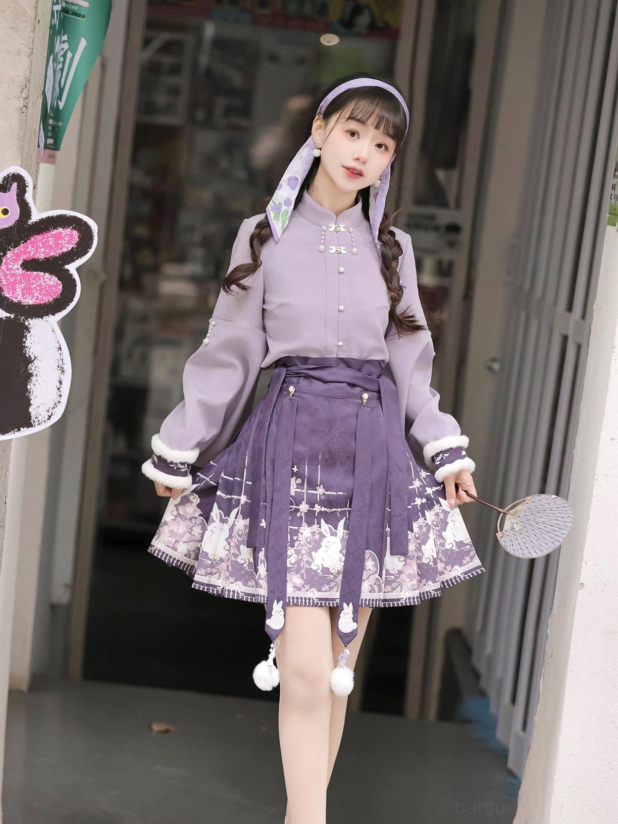 Modern Hanfu two-piece styling with lavender stand-collar pipa sleeve top and high-waisted short mamianqun horse face skirt with rabbit print
