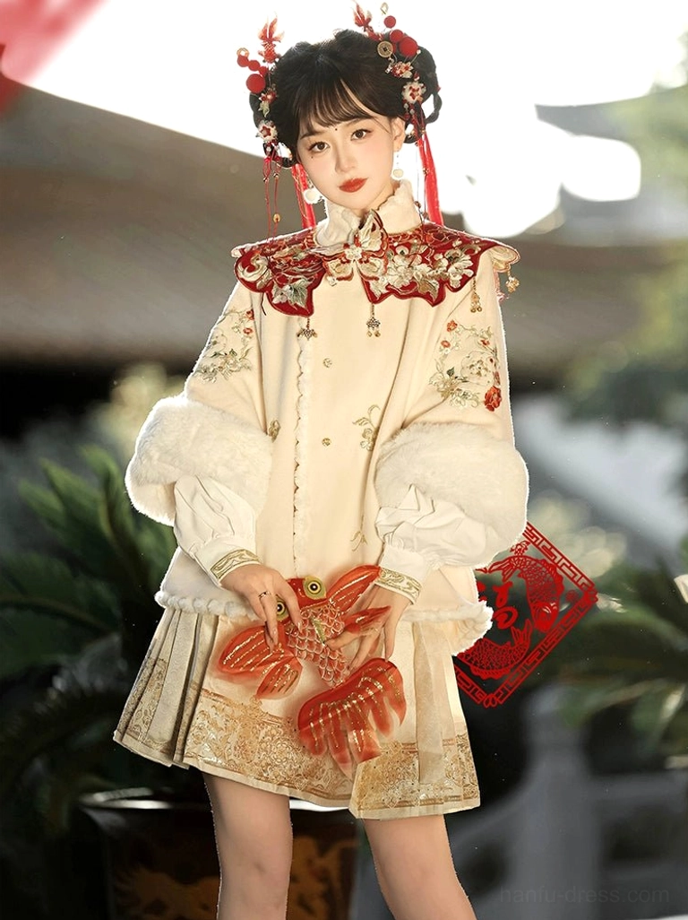 Off white modern Hanfu mamianqun horse face skirt set with gold floral embroidery cloud collar and pale trim