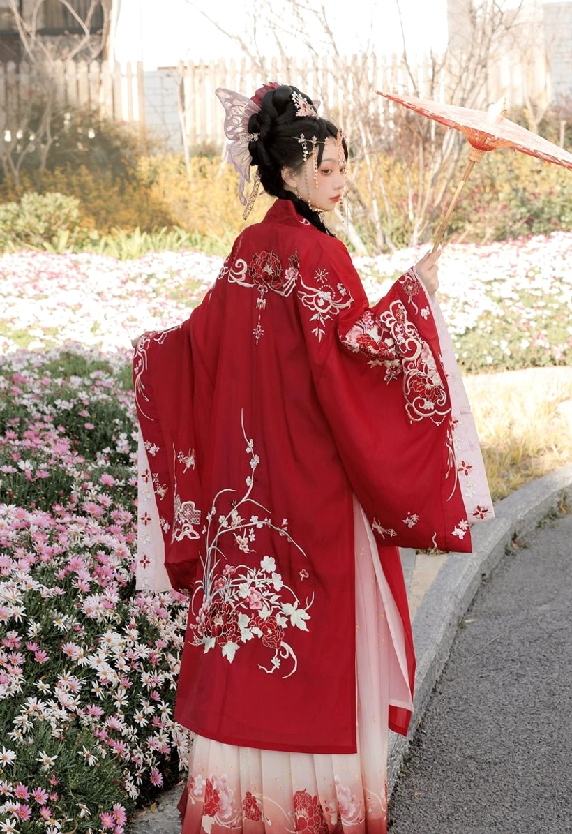 Back view of red and pink Tang Dynasty Hanfu Heziqun with large peony floral embroidery and wide sleeve outer coat
