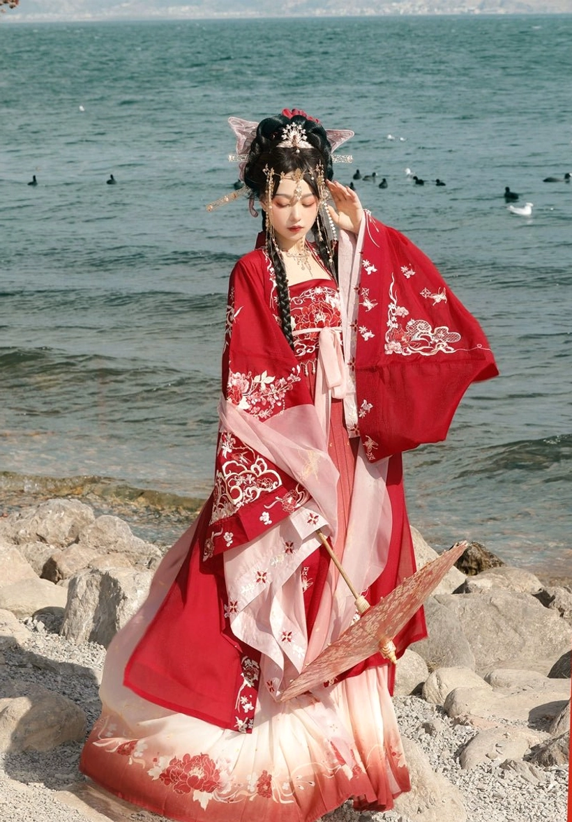 Peony Flower God Tang Dynasty style Hanfu Heziqun worn with traditional oiled paper umbrella on rocky lakeside shore