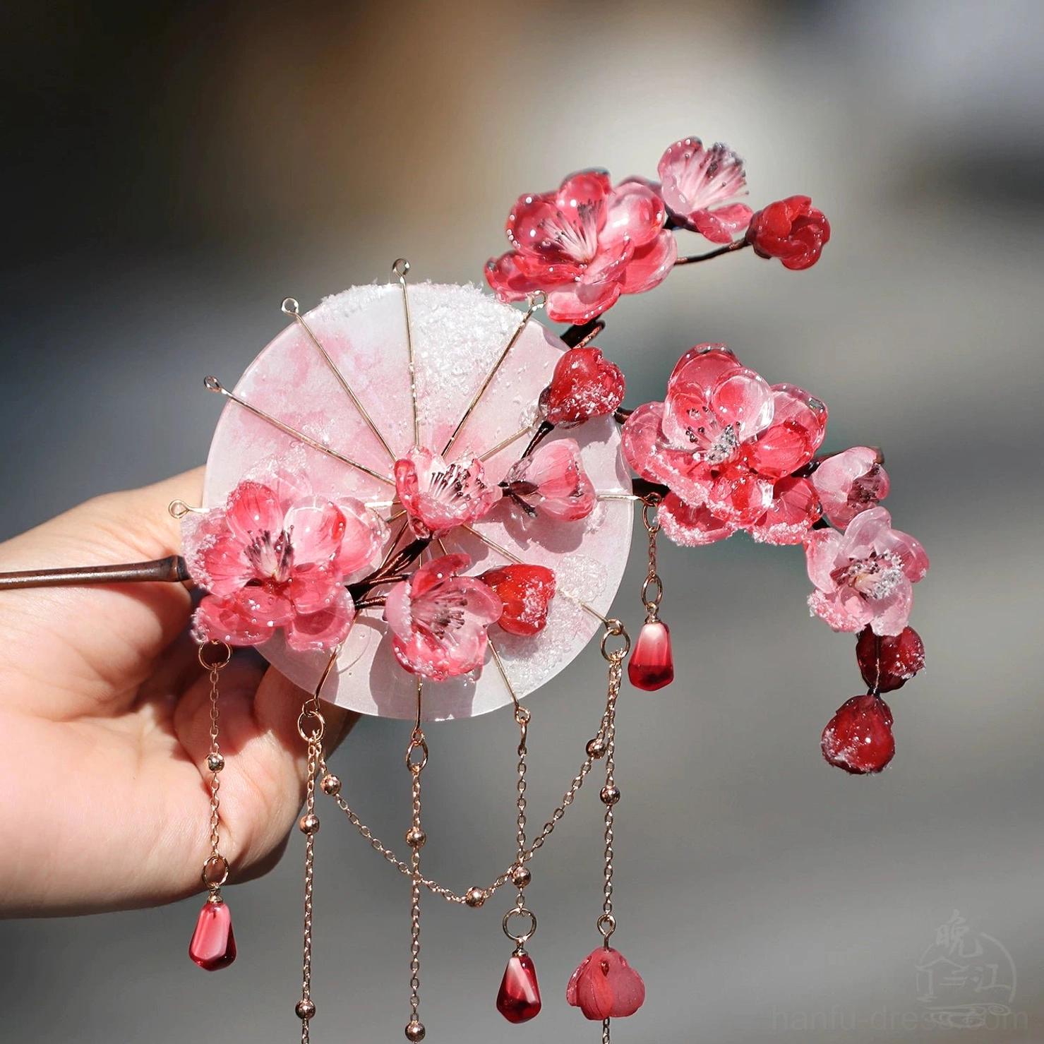 Traditional plum blossom and oil paper umbrella tassel hairpin with long layered chains and frosted red flower pendants