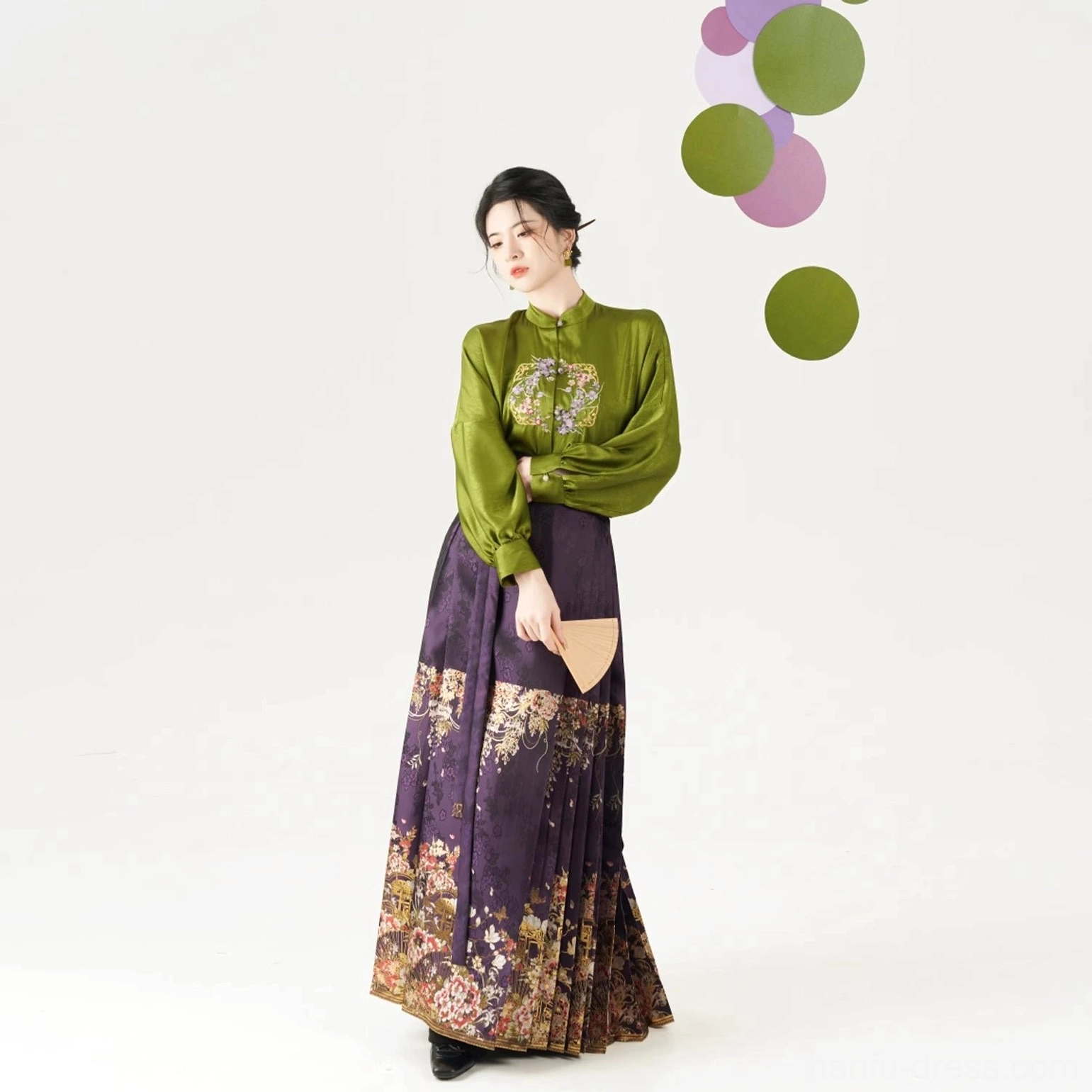 Plum Wine Ming Dynasty Hanfu blouse and mamian skirt set in olive green and dark purple traditional Chinese fashion styling