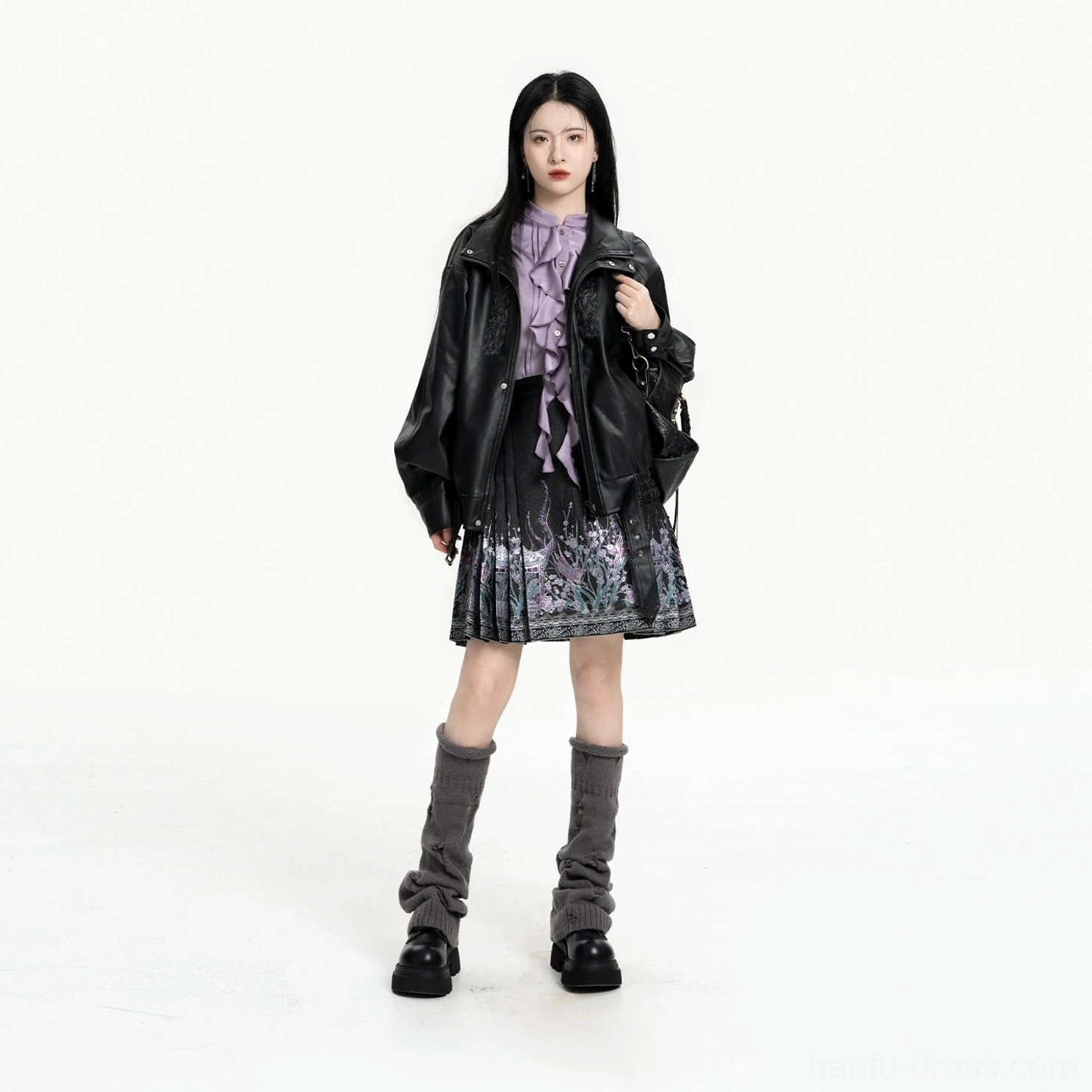 Complete Polar Night modern Ming Dynasty Hanfu inspired outfit with lavender blouse black coat and mini mamian skirt