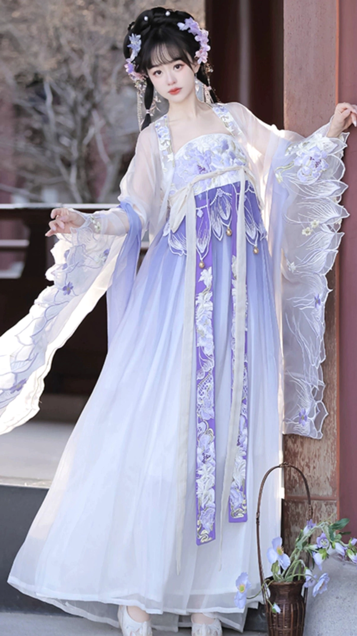 Purple and white Tang-style Heziqun Hanfu complete set with sheer layered sleeves, embroidered bodice, floral skirt details, and matching sash