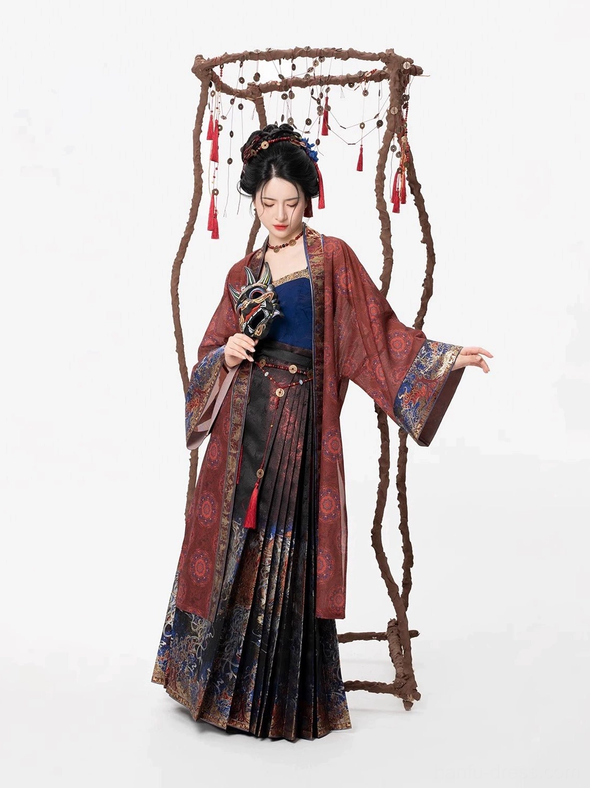 Side-back view of the Shen Nuo Ming Dynasty Hanfu showing the back of the overcoat and graceful pleated mamianqun silhouette