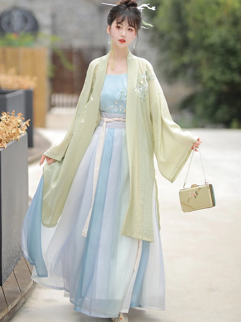 Side view of Song Dynasty Hanfu Qiyao Ruqun with floral embroidered green beizi and dual-tone blue gradient skirt
