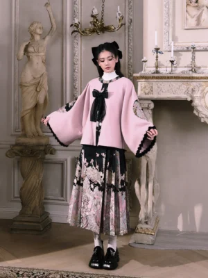 Spring Peach Mountain Ming-style modern Hanfu jacket and mamianqun full set worn by a woman in a grand palace interior