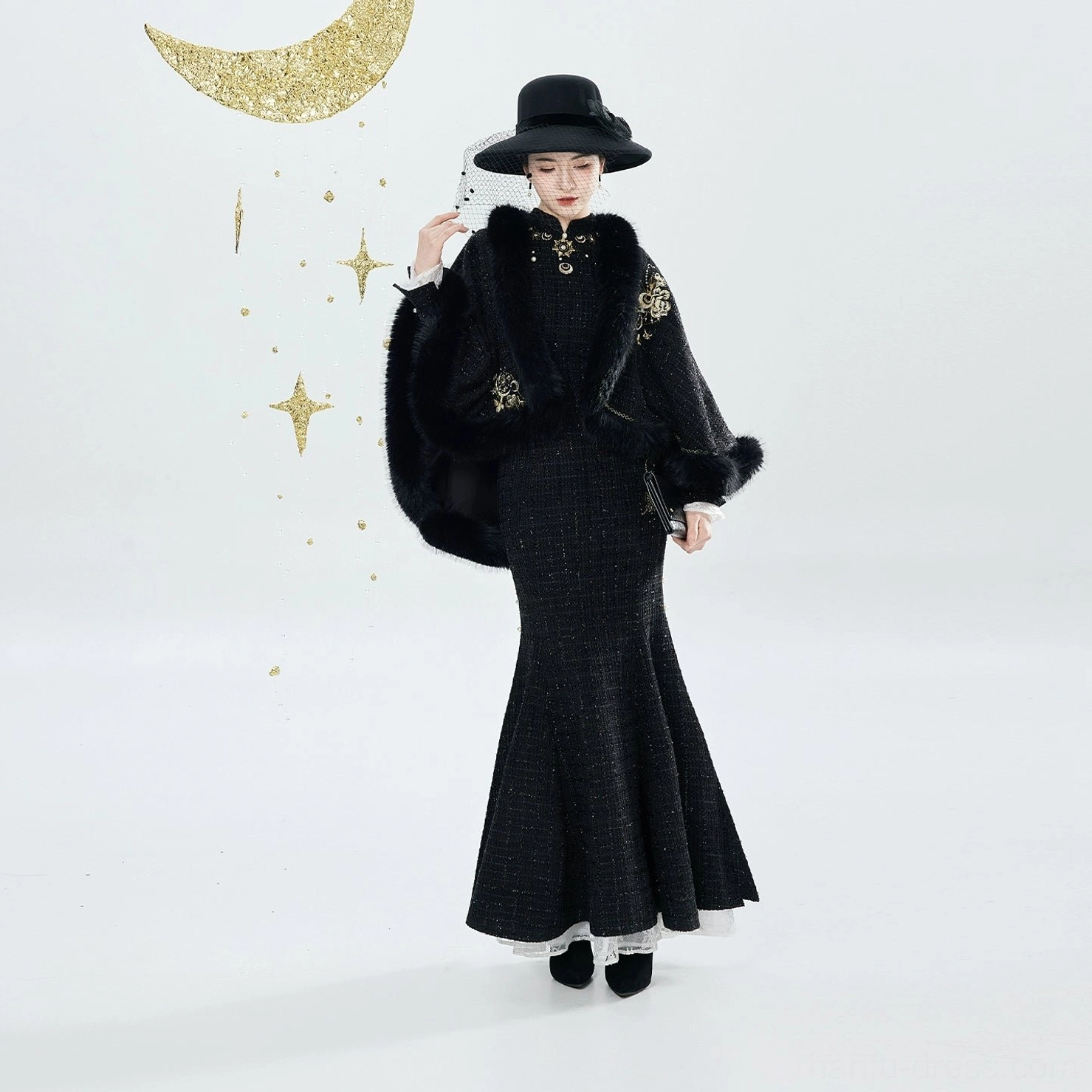 Full Sun and Moon modern Chinese qipao set with embroidered black mermaid dress plush-trim cloak and lace hem