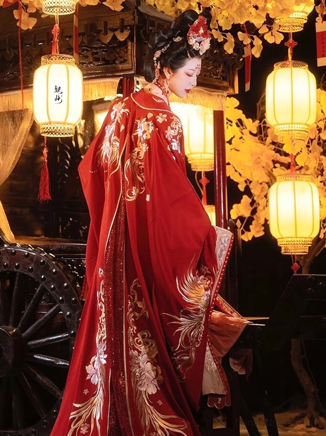 Tang Dynasty red phoenix bridal Hanfu wedding gown luxury Chinese wedding dress detail view