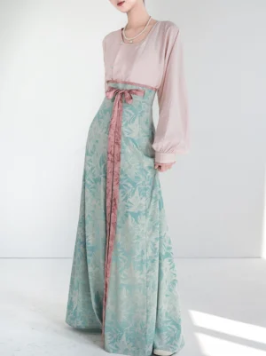 Tiffany Glaze Tang Dynasty Hanfu full set in blush pink round collar top and cyan eight-panel wrap skirt side three-quarter view