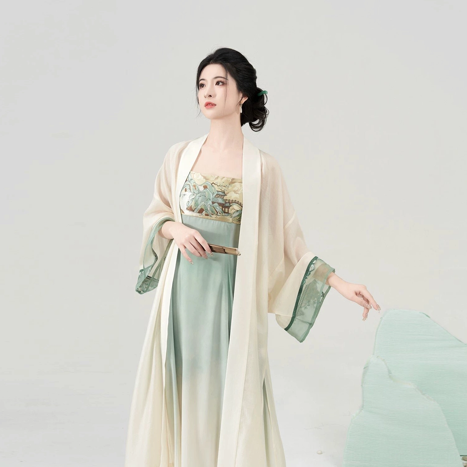 Tranquil Mountain Path modern Tang Dynasty Hanfu complete set side profile showing flowing cardigan and gradient skirt movement