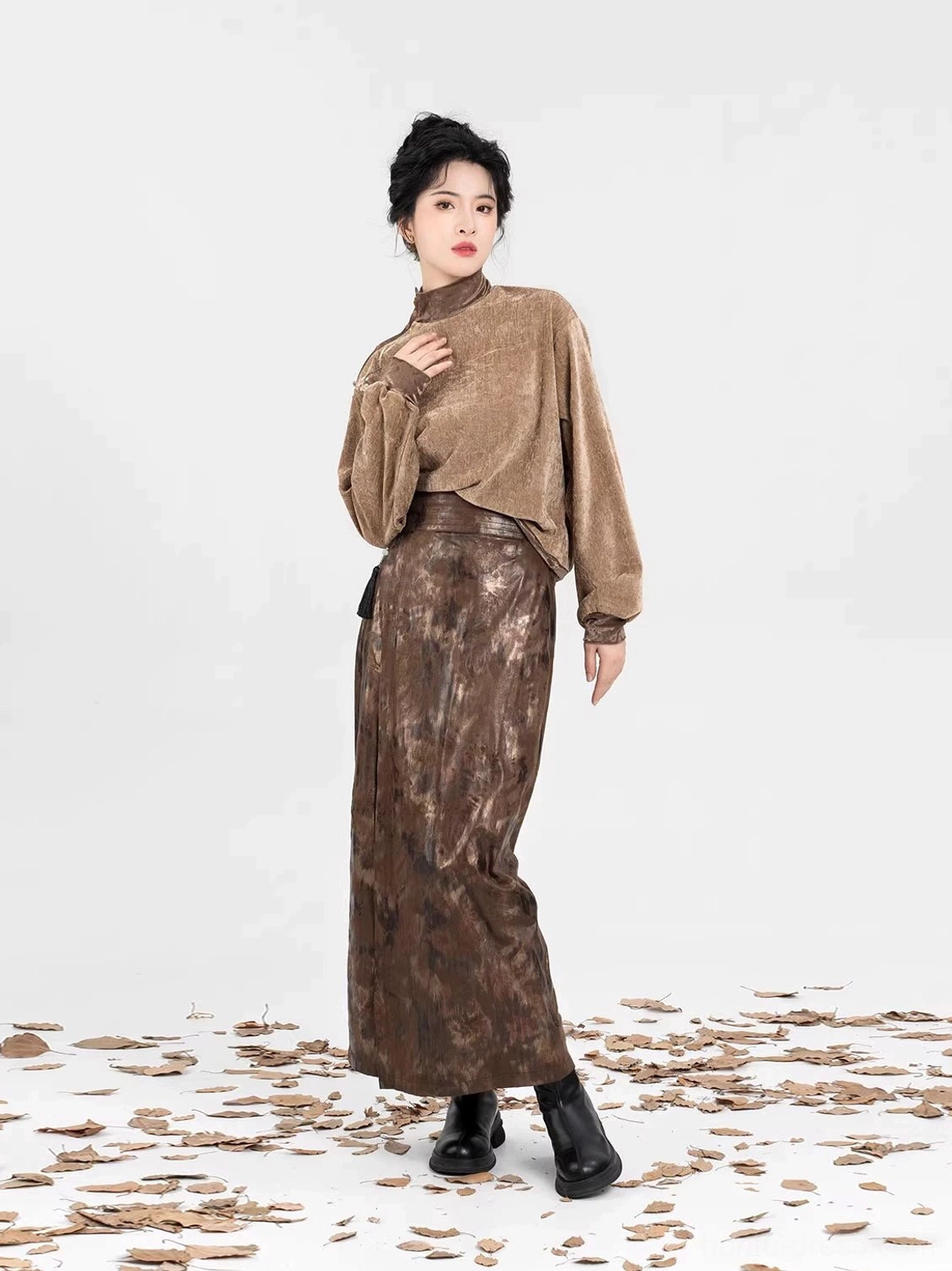 Twilight brown modern Hanfu two-piece outfit with embroidered high-neck top and long printed skirt side view