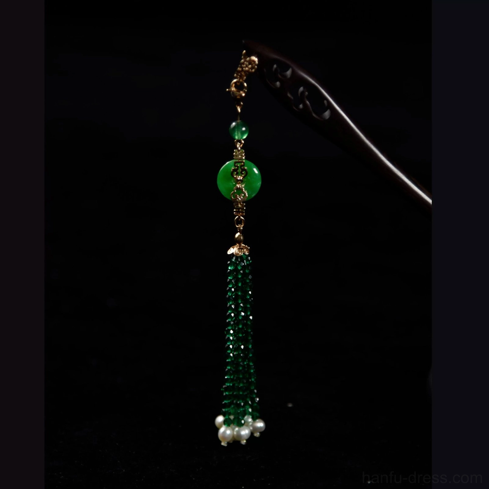 Vintage emerald tassel Chinese hairpin-style hair stick featuring a green peace-buckle pendant, crystal-style beads, pearl-like accents, and gold fittings