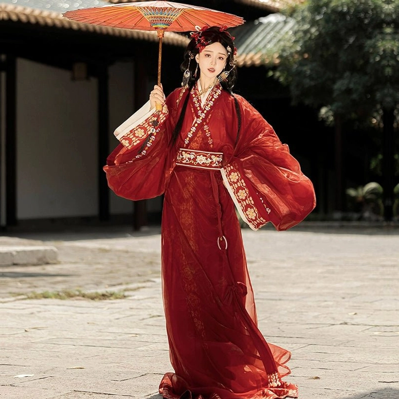 Red Warring States Han Dynasty Hanfu train robe with embroidered cuffs floral decoration waist belt and oil paper umbrella