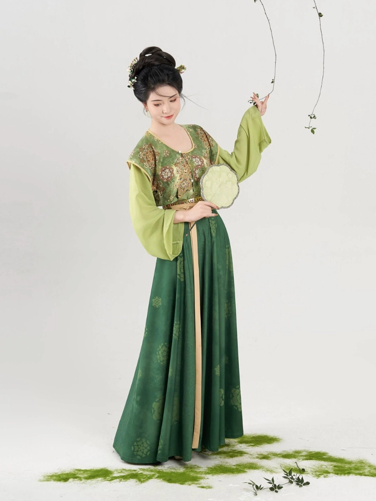 Weiyang Tang Dynasty Hanfu full set front view with green beizi overlay and flowing eight-panel skirt