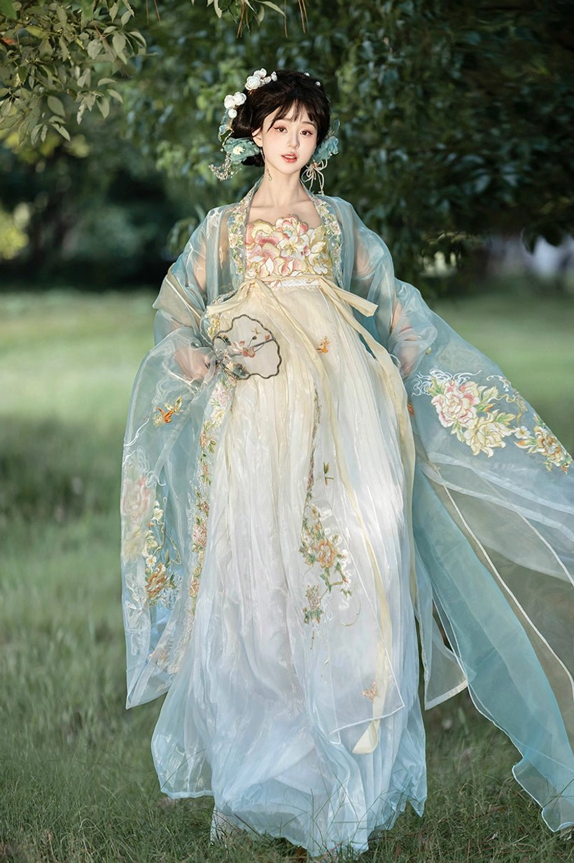 Light blue and ivory embroidered Tang Dynasty Hanfu Heziqun dress with sheer organza cape and traditional round silk fan