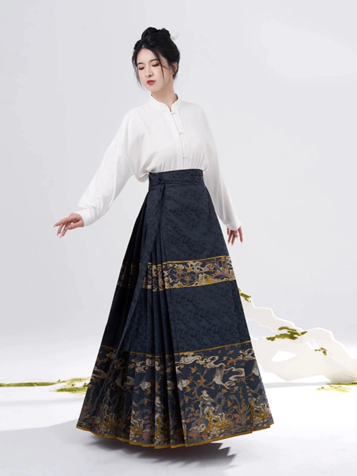 White stand collar Hanfu shirt paired with dark navy woven gold Ming Dynasty mamianqun horse-face skirt front view