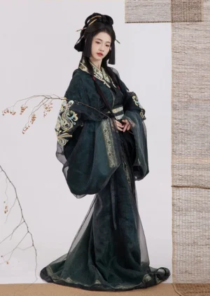 Women’s Emerald Warring States and Han Dynasty Hanfu robe with wide sleeves, gold cloud embroidery, cross-collar design, waist sash, and floor-length straight hem